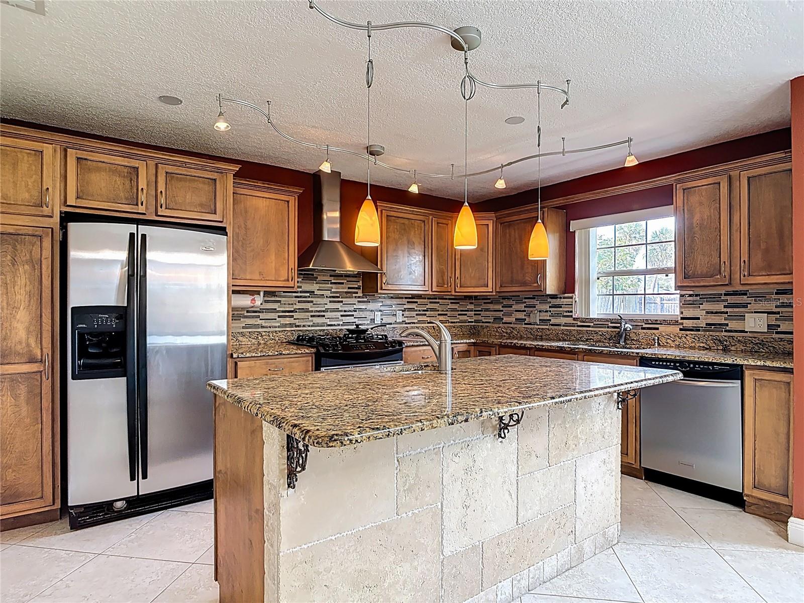 Image 13 of 43 For 1051 Alameda Drive