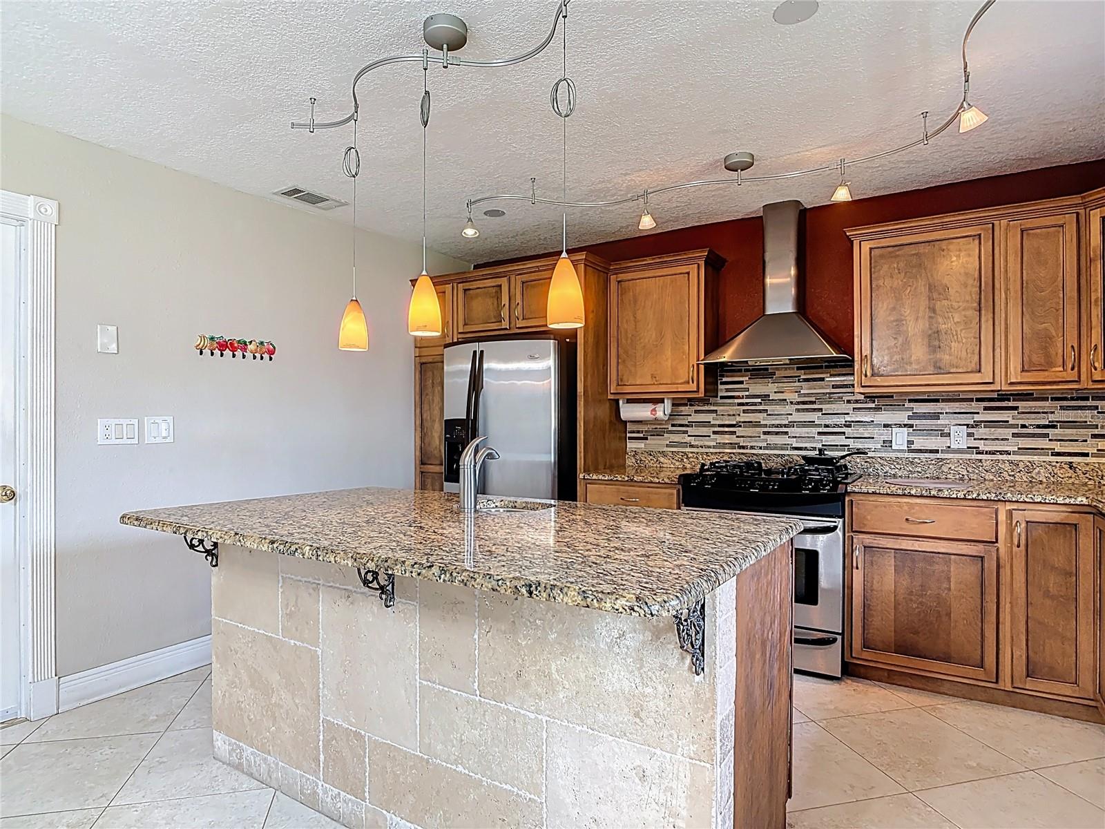 Image 18 of 43 For 1051 Alameda Drive