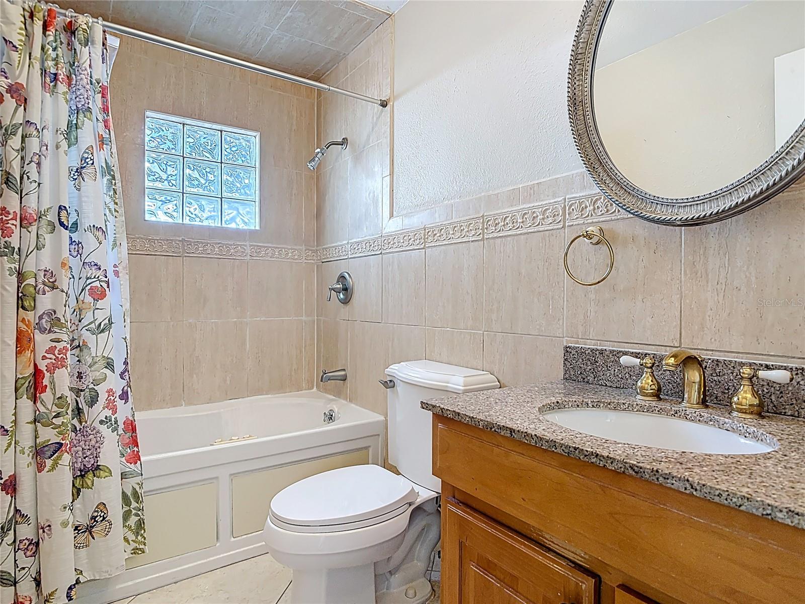 Image 23 of 43 For 1051 Alameda Drive