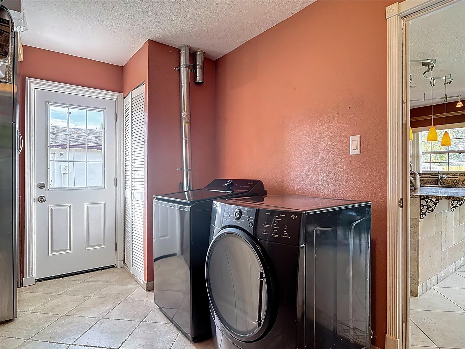 Image 31 of 43 For 1051 Alameda Drive