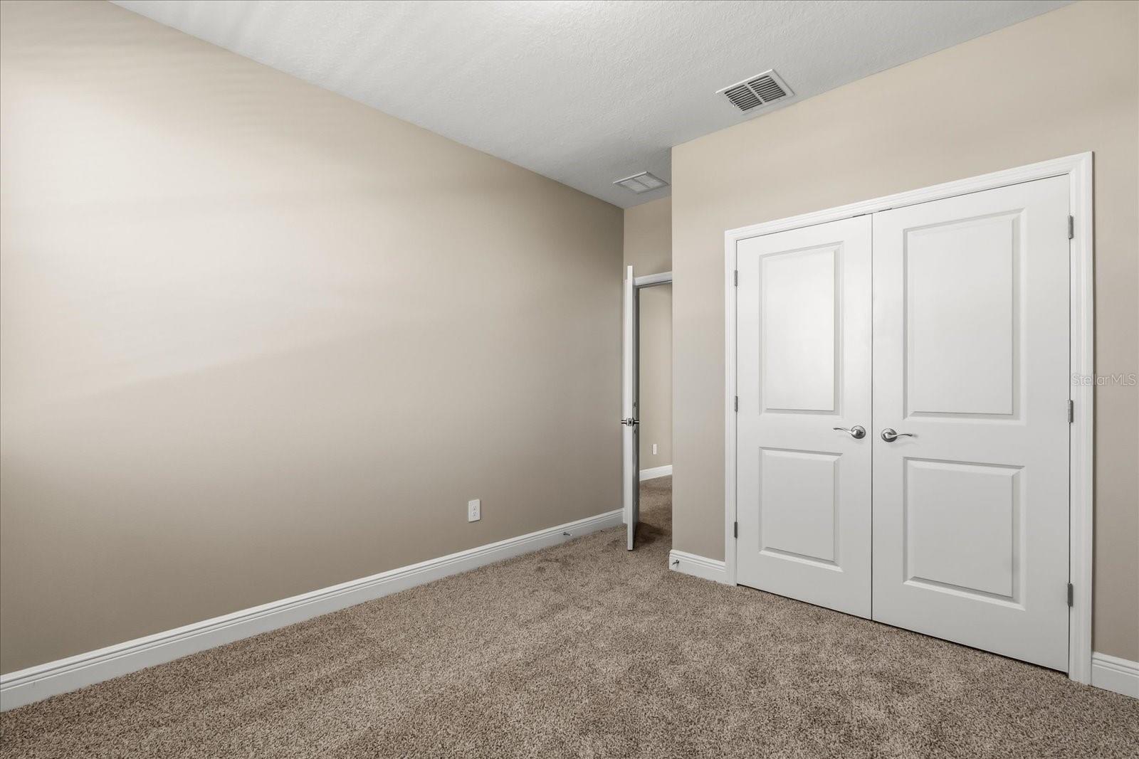 Image 19 of 39 For 16496 Silver Brook Way