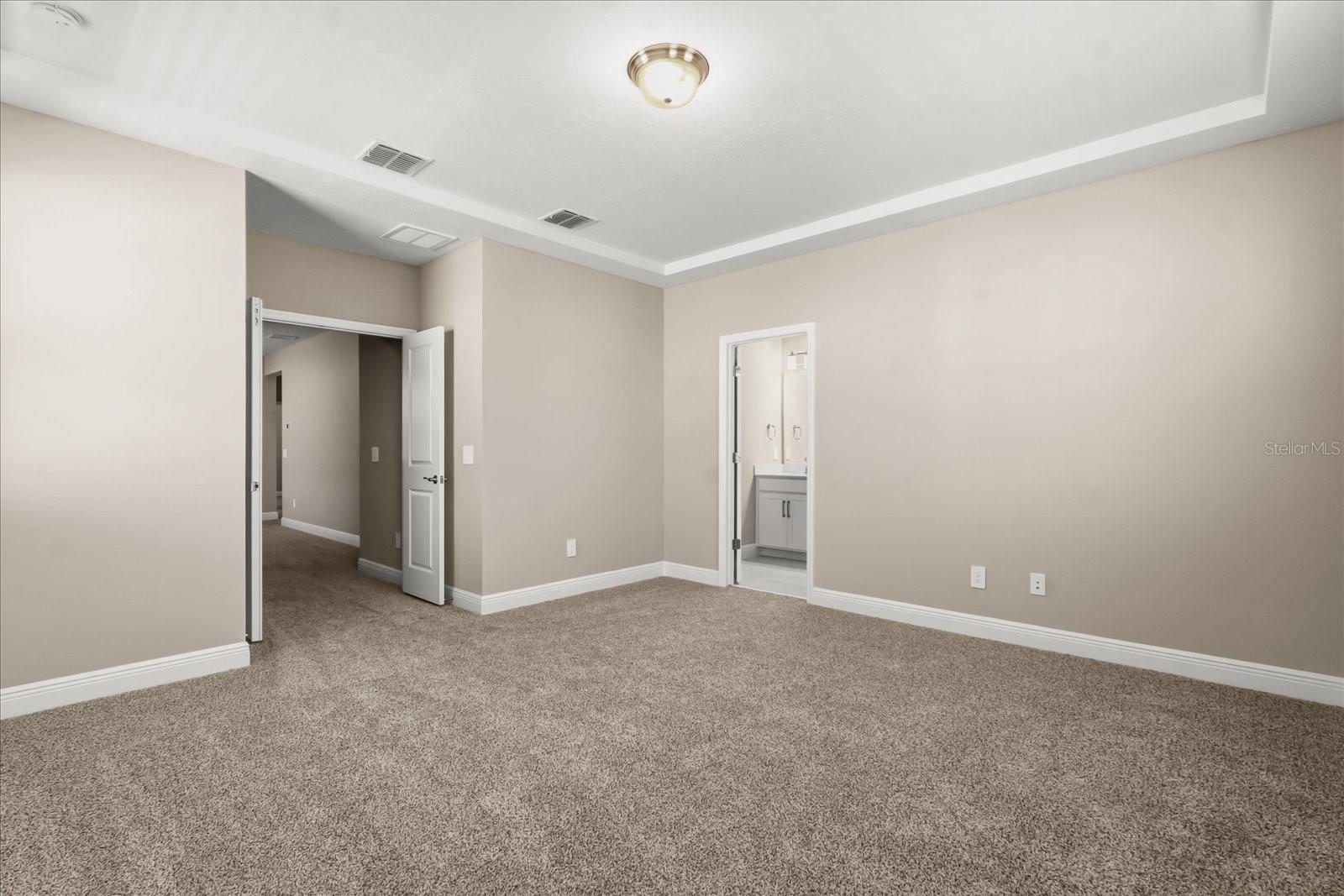 Image 28 of 39 For 16496 Silver Brook Way