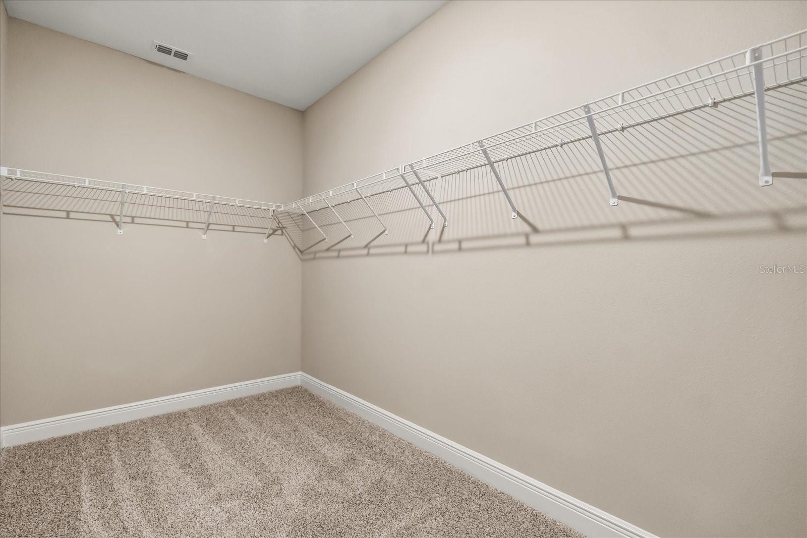 Image 30 of 39 For 16496 Silver Brook Way