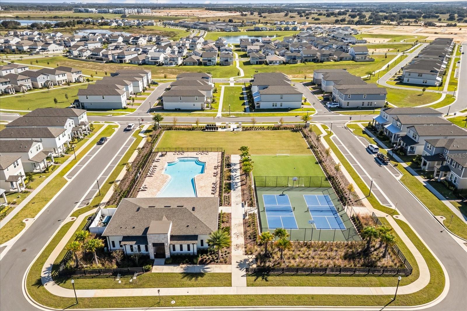 Image 4 of 39 For 16496 Silver Brook Way