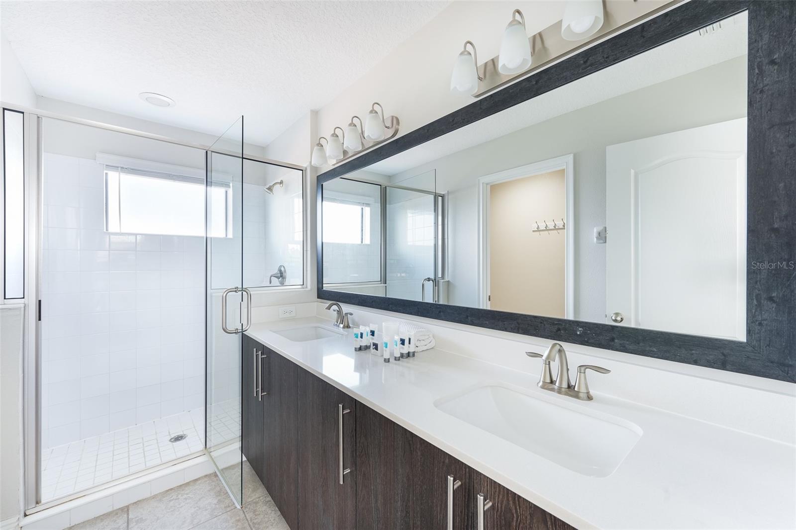 Image 16 of 43 For 207 Macaulays Cove