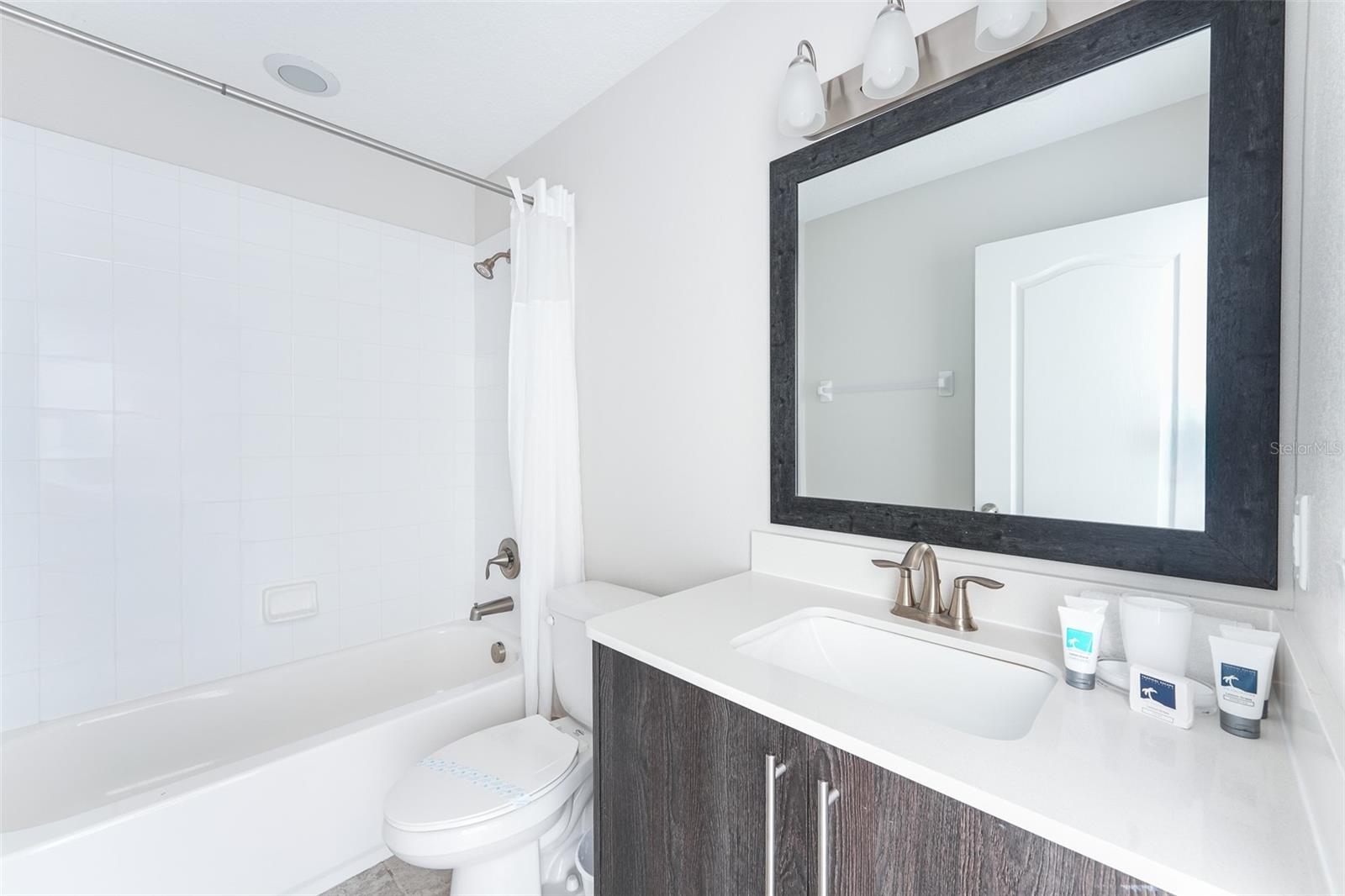 Image 20 of 43 For 207 Macaulays Cove