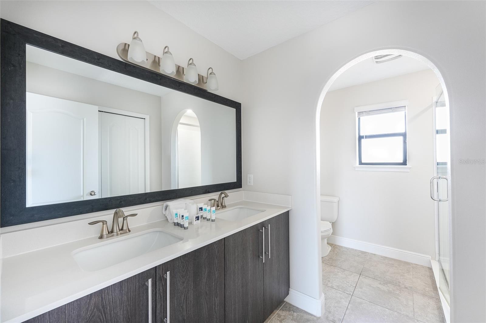 Image 24 of 43 For 207 Macaulays Cove