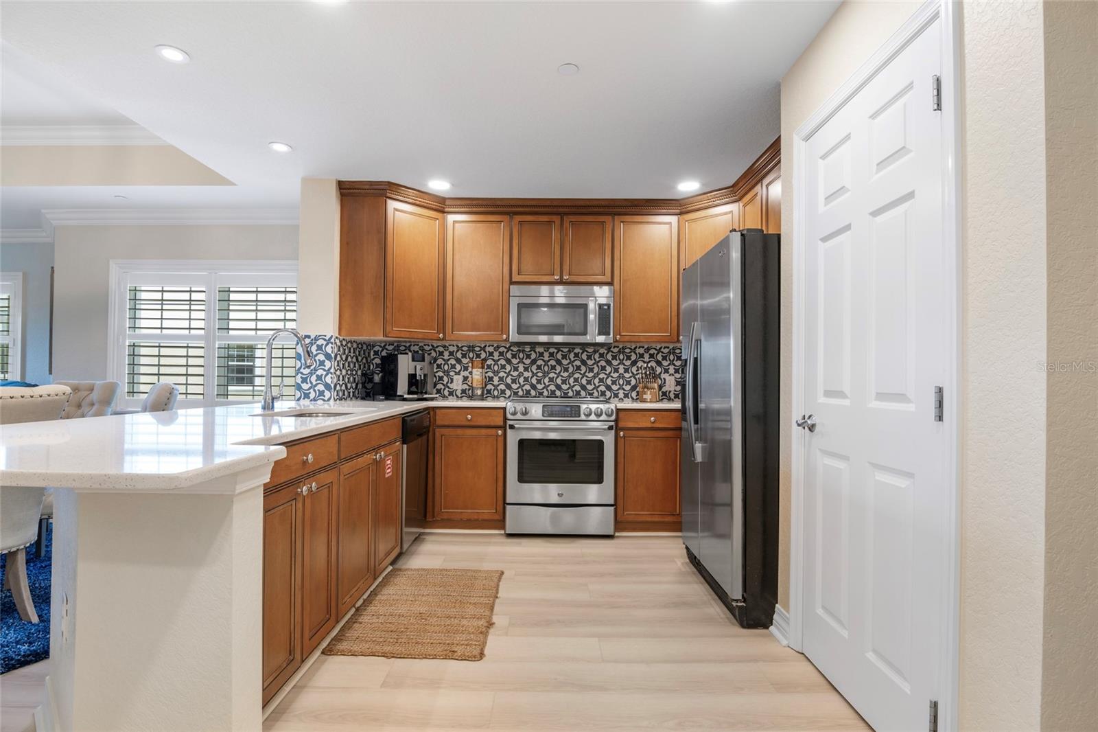 Image 16 of 39 For 7600 Sandy Ridge Drive 204