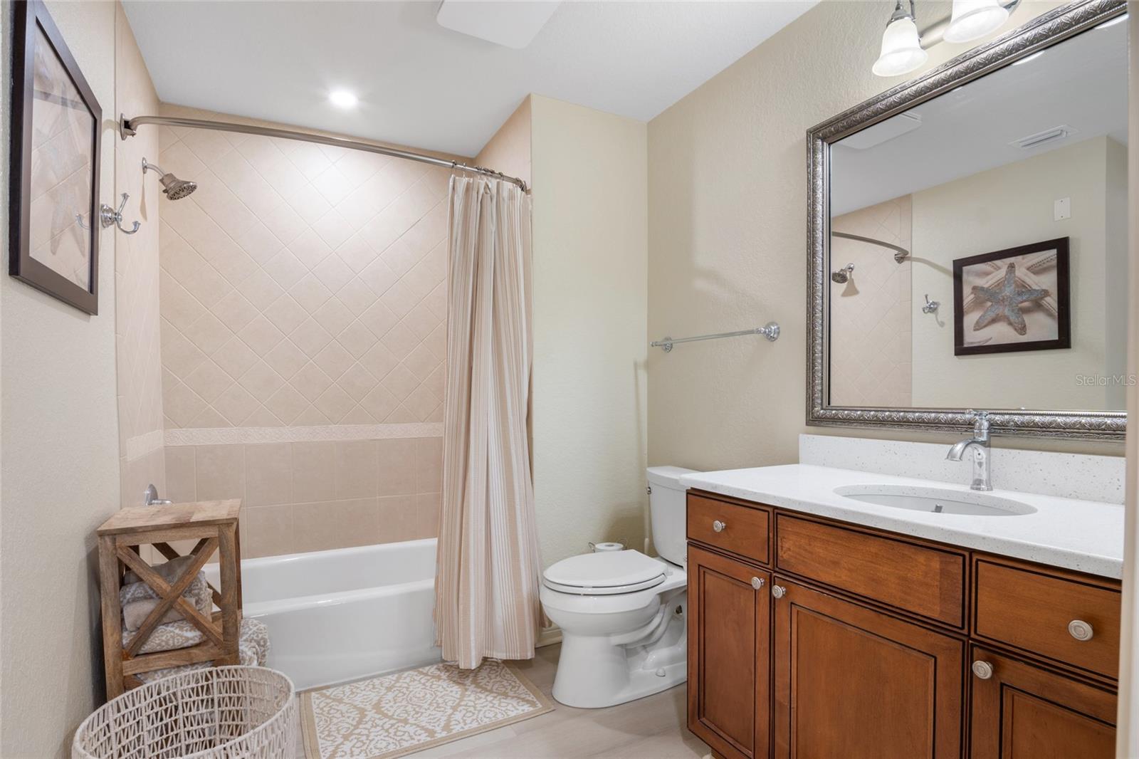 Image 21 of 39 For 7600 Sandy Ridge Drive 204