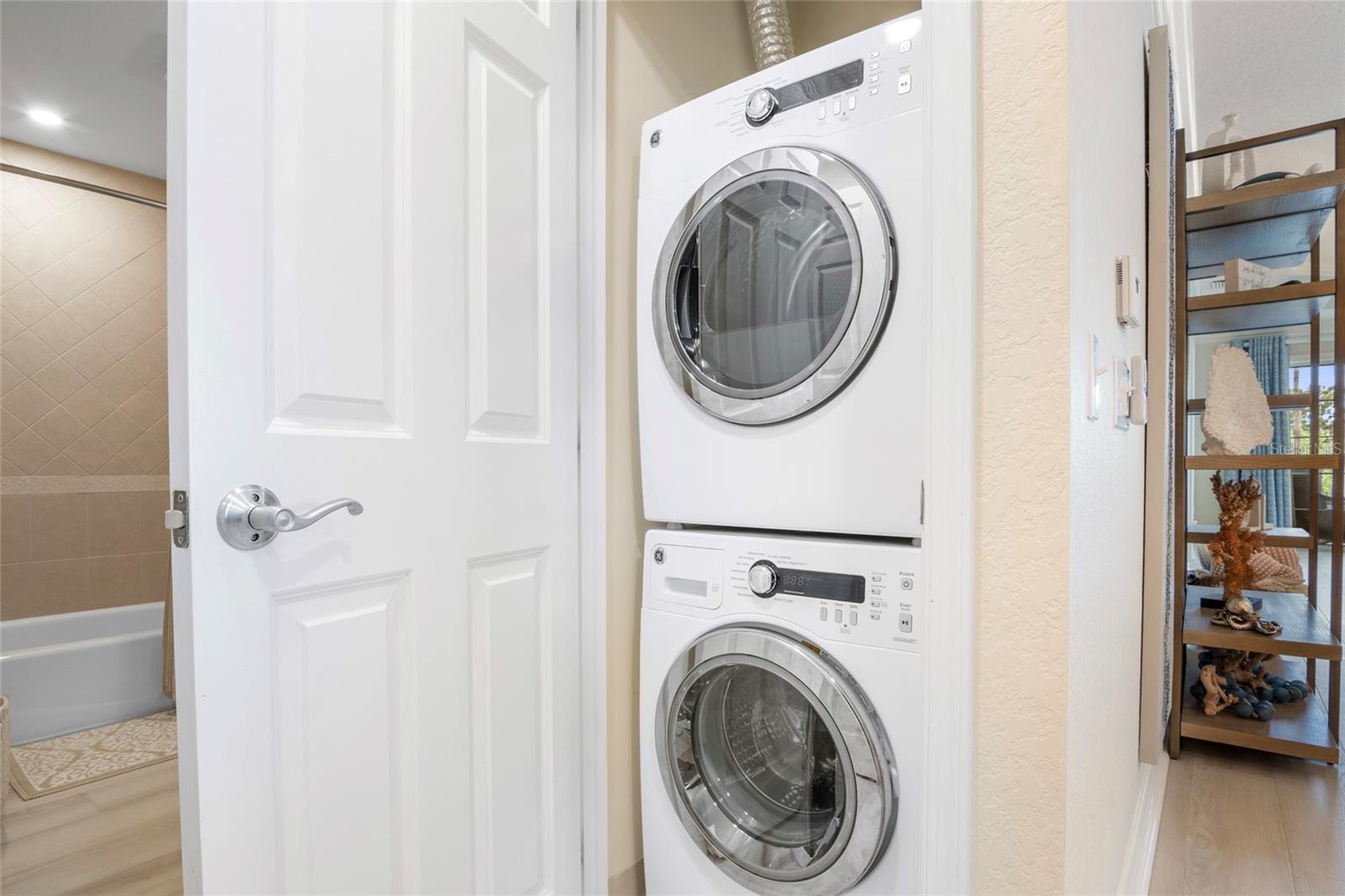 Image 9 of 39 For 7600 Sandy Ridge Drive 204