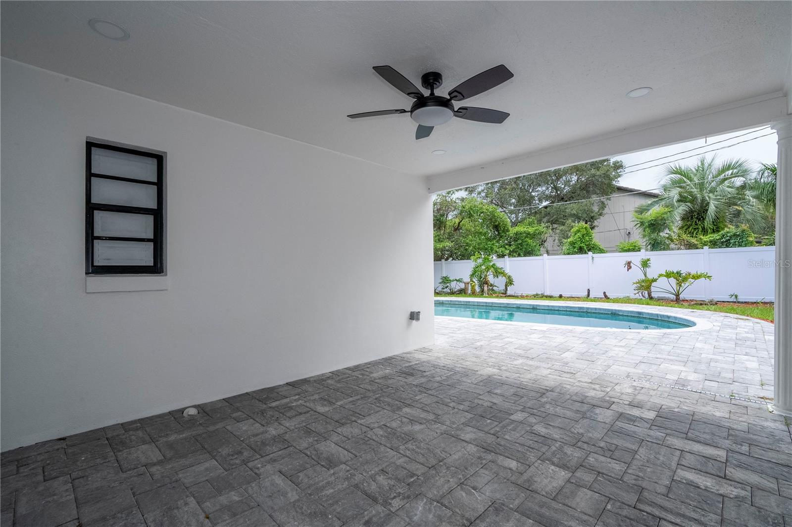 Image 12 of 64 For 1124 Munster Street