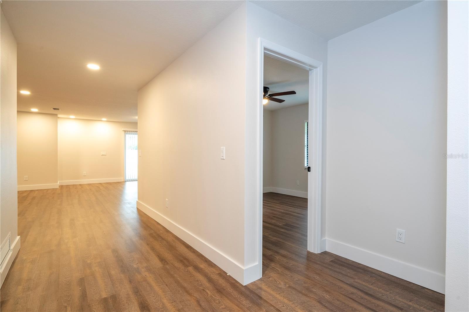 Image 14 of 64 For 1124 Munster Street