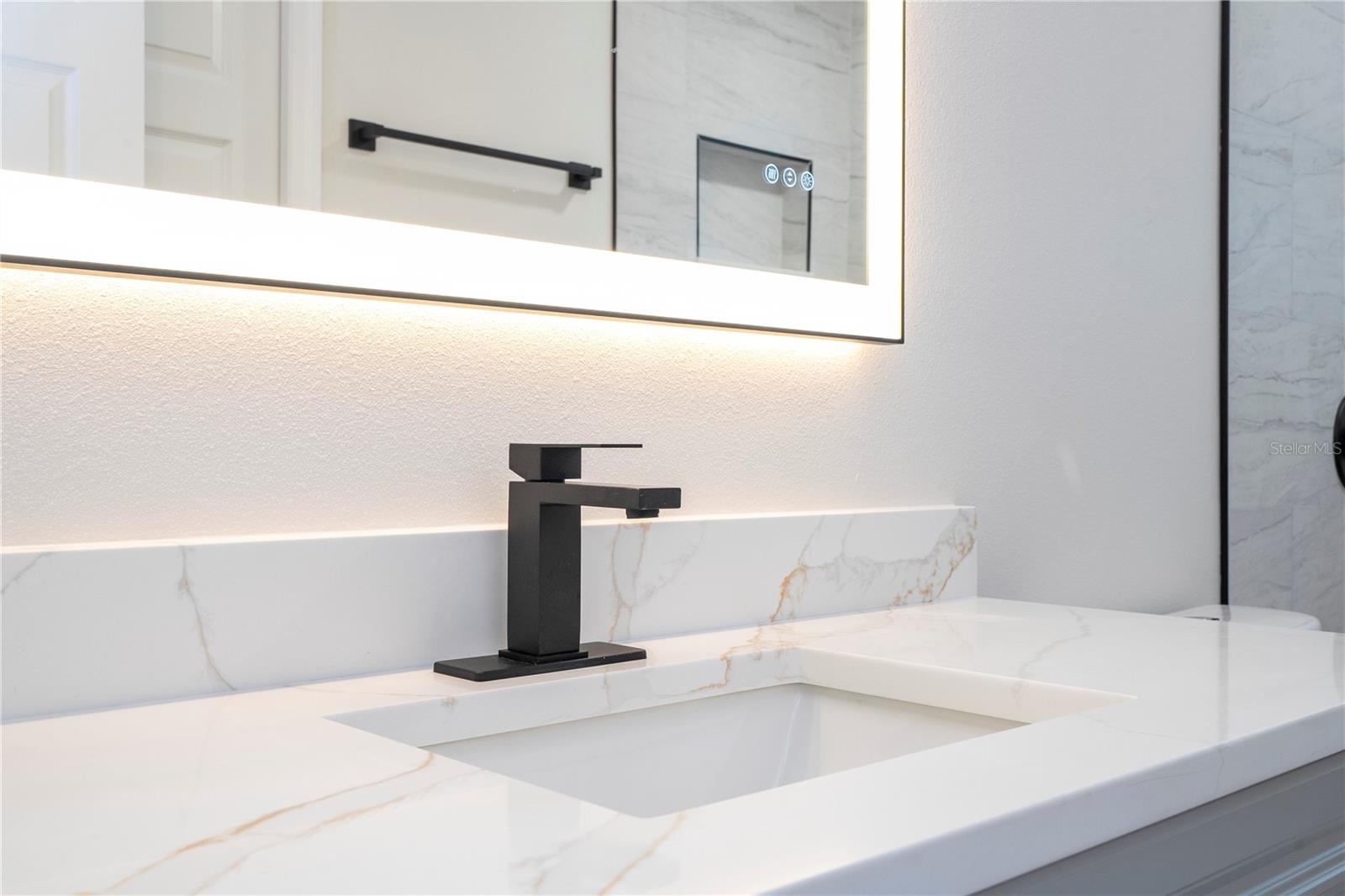 Image 23 of 64 For 1124 Munster Street