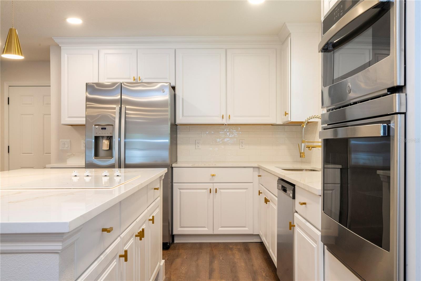 Image 32 of 64 For 1124 Munster Street