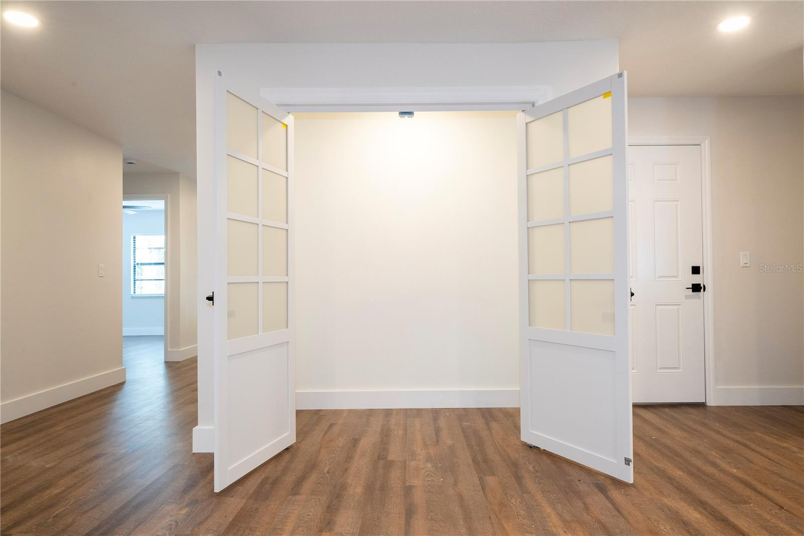 Image 45 of 64 For 1124 Munster Street