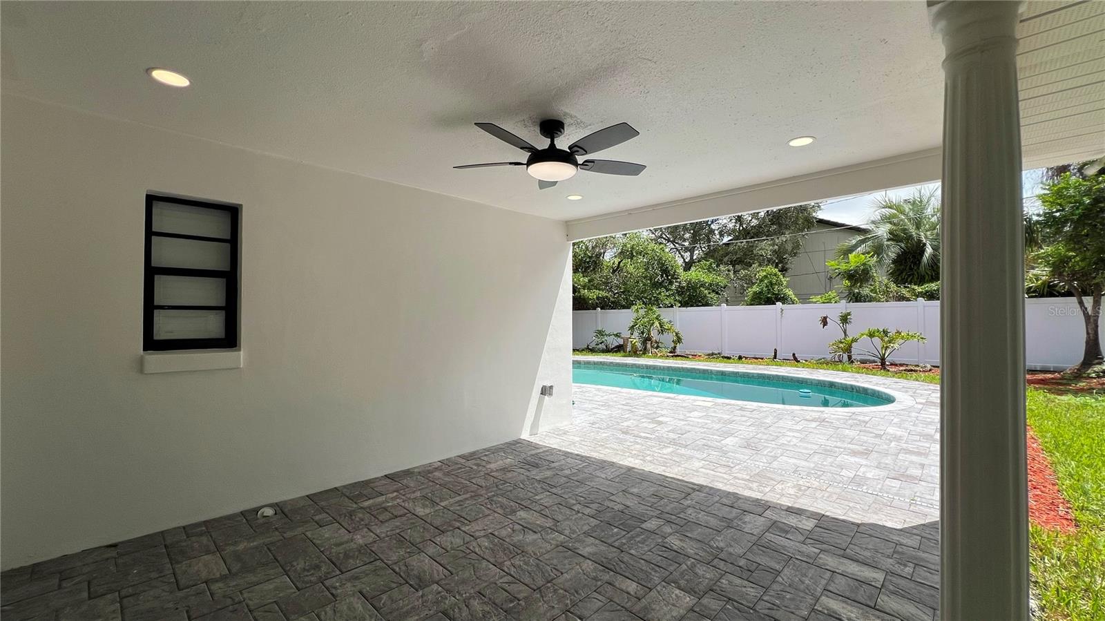 Image 63 of 64 For 1124 Munster Street