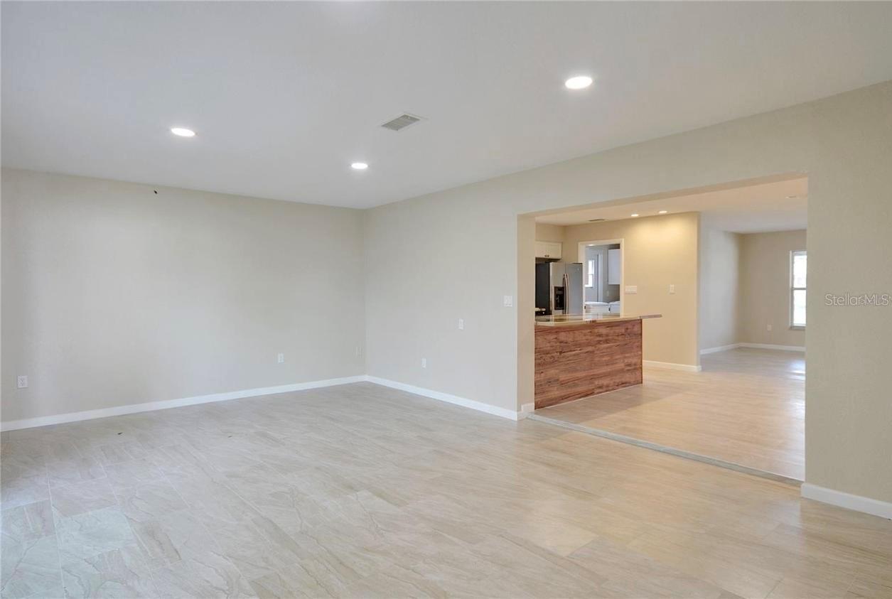 Image 10 of 20 For 757 Evangeline Avenue