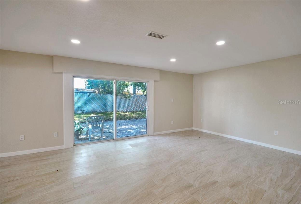 Image 9 of 20 For 757 Evangeline Avenue