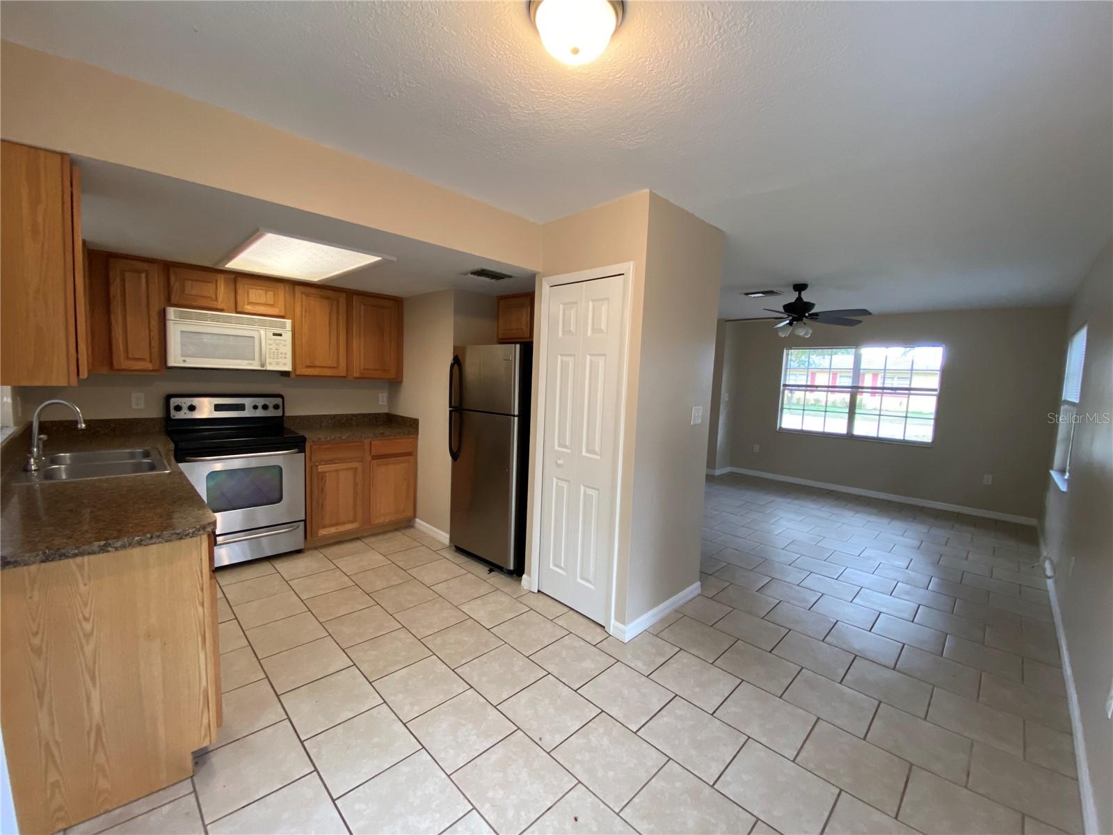 Image 4 of 19 For 501 Hawley Street B