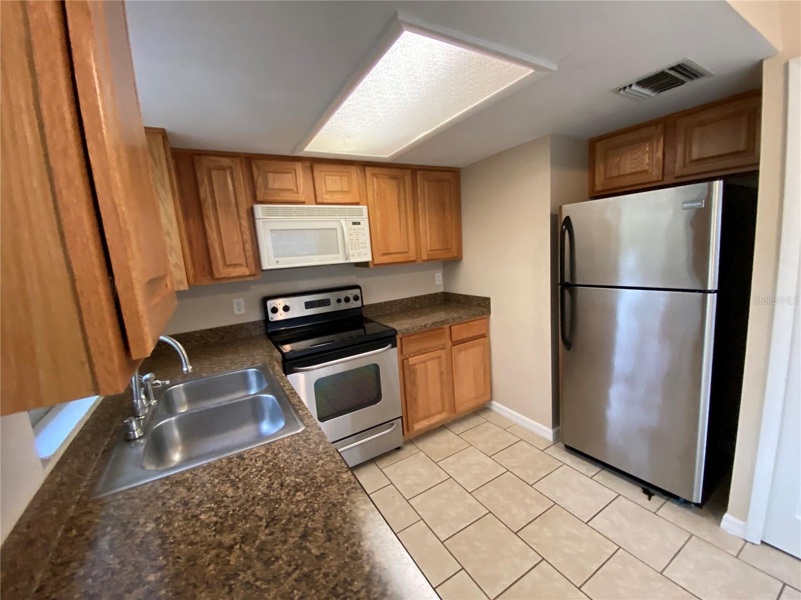 Image 7 of 19 For 501 Hawley Street B