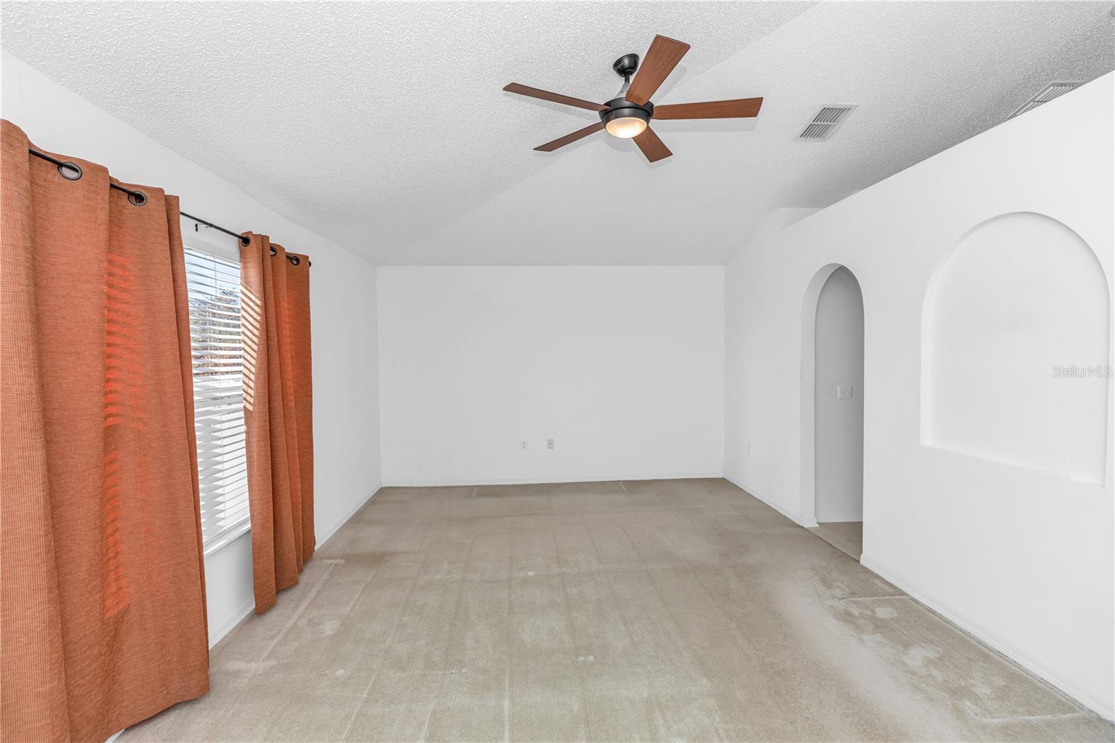 Image 13 of 35 For 2990 Covington Drive