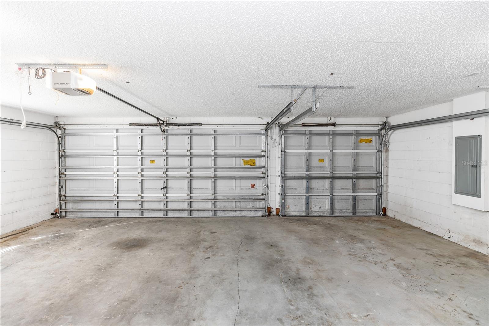 Image 26 of 35 For 2990 Covington Drive