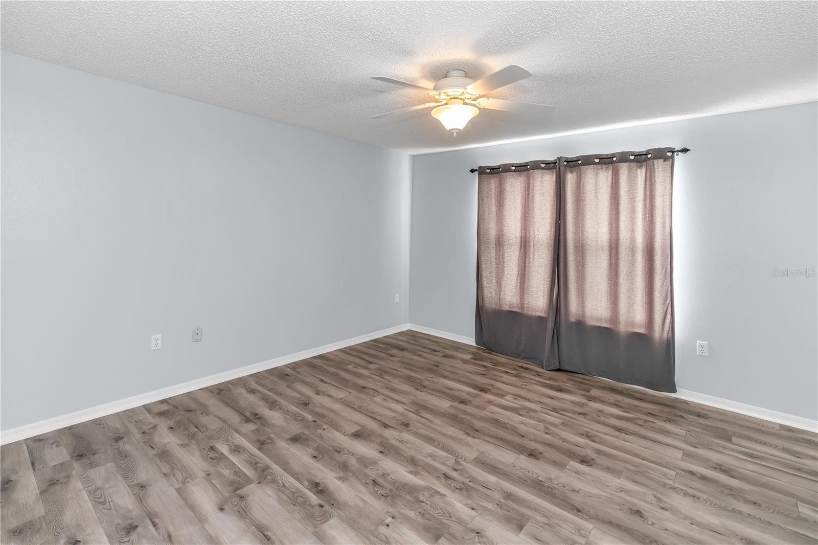 Image 8 of 35 For 2990 Covington Drive