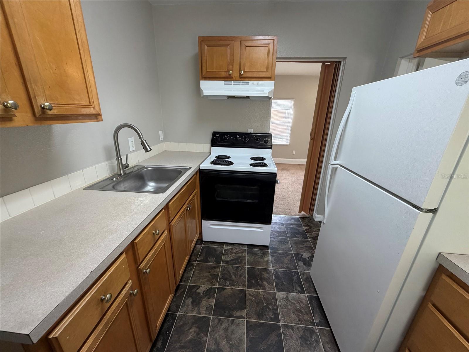 Image 10 of 11 For 18 Golf Links Avenue