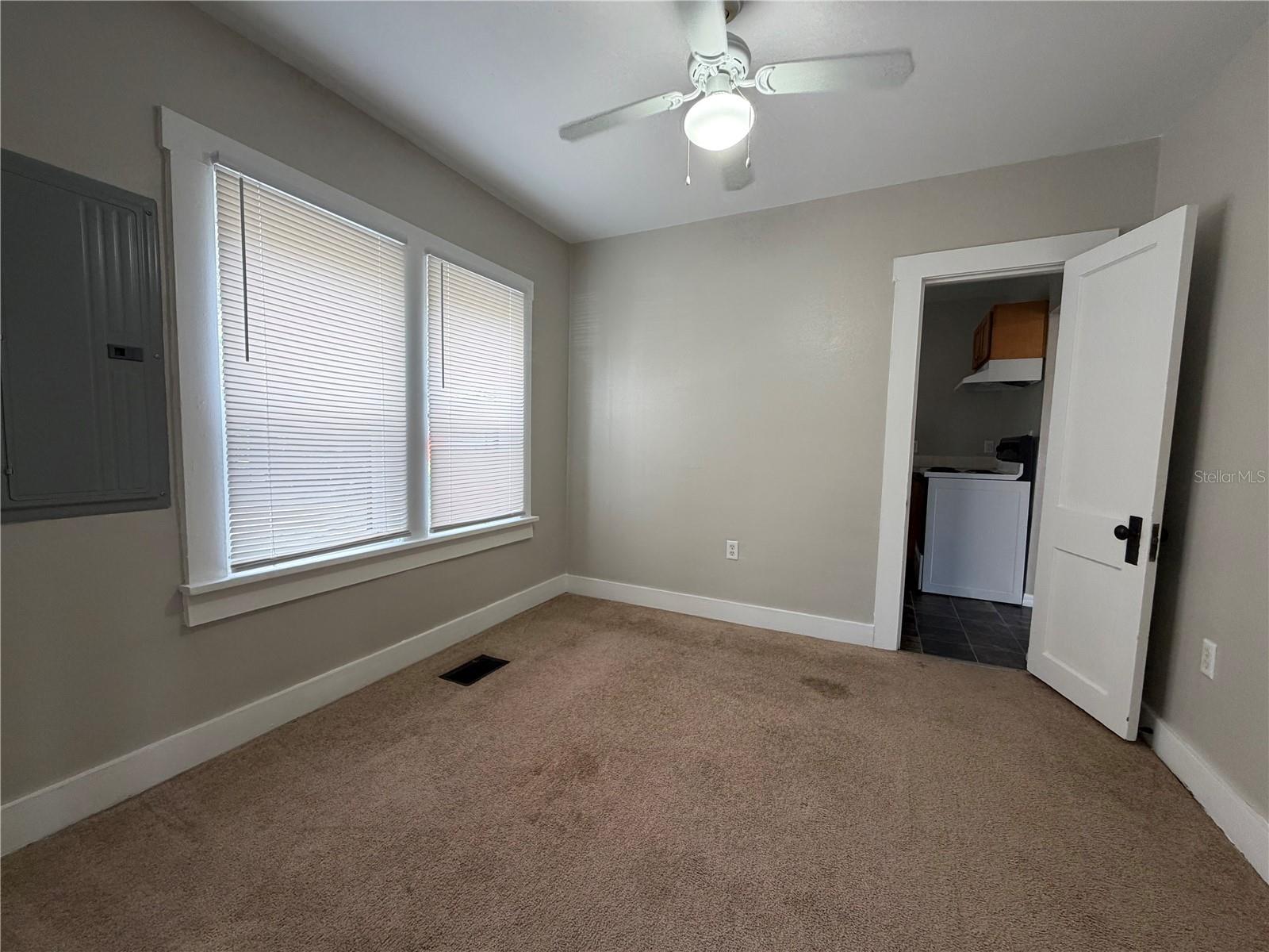 Image 11 of 11 For 18 Golf Links Avenue