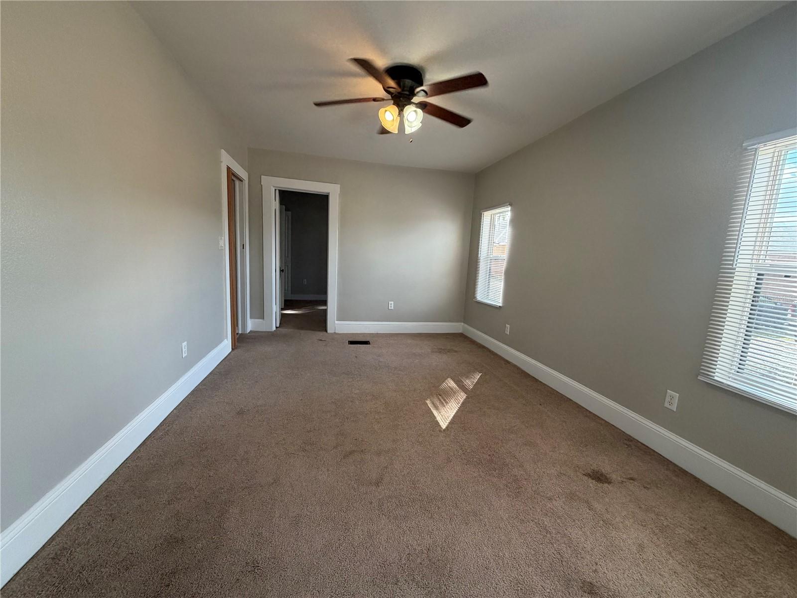 Image 3 of 11 For 18 Golf Links Avenue