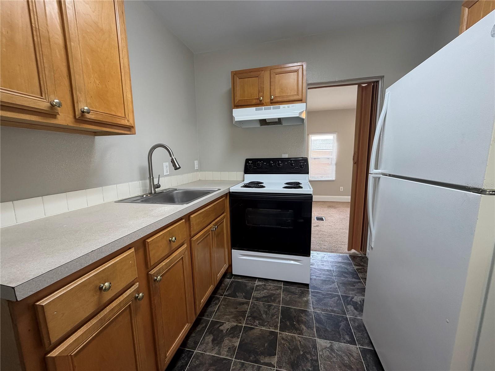 Image 9 of 11 For 18 Golf Links Avenue