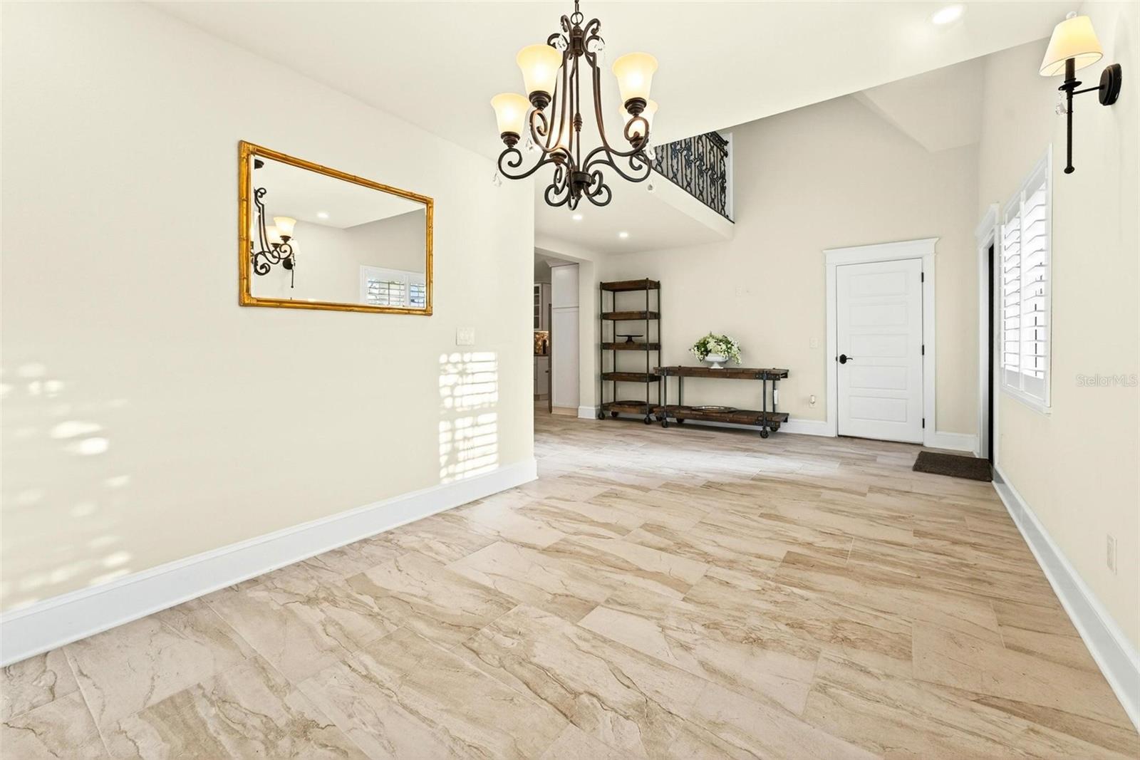 Image 14 of 82 For 1231 Poinsettia Avenue