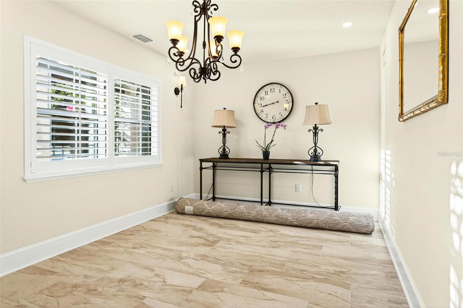 Image 15 of 82 For 1231 Poinsettia Avenue