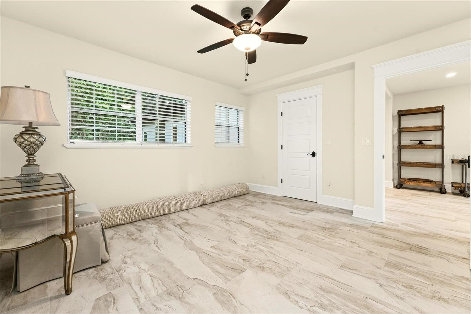 Image 17 of 82 For 1231 Poinsettia Avenue