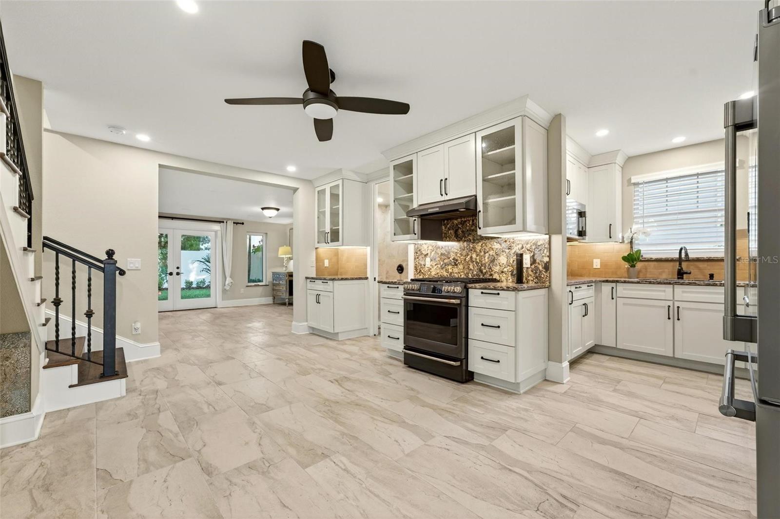 Image 27 of 82 For 1231 Poinsettia Avenue