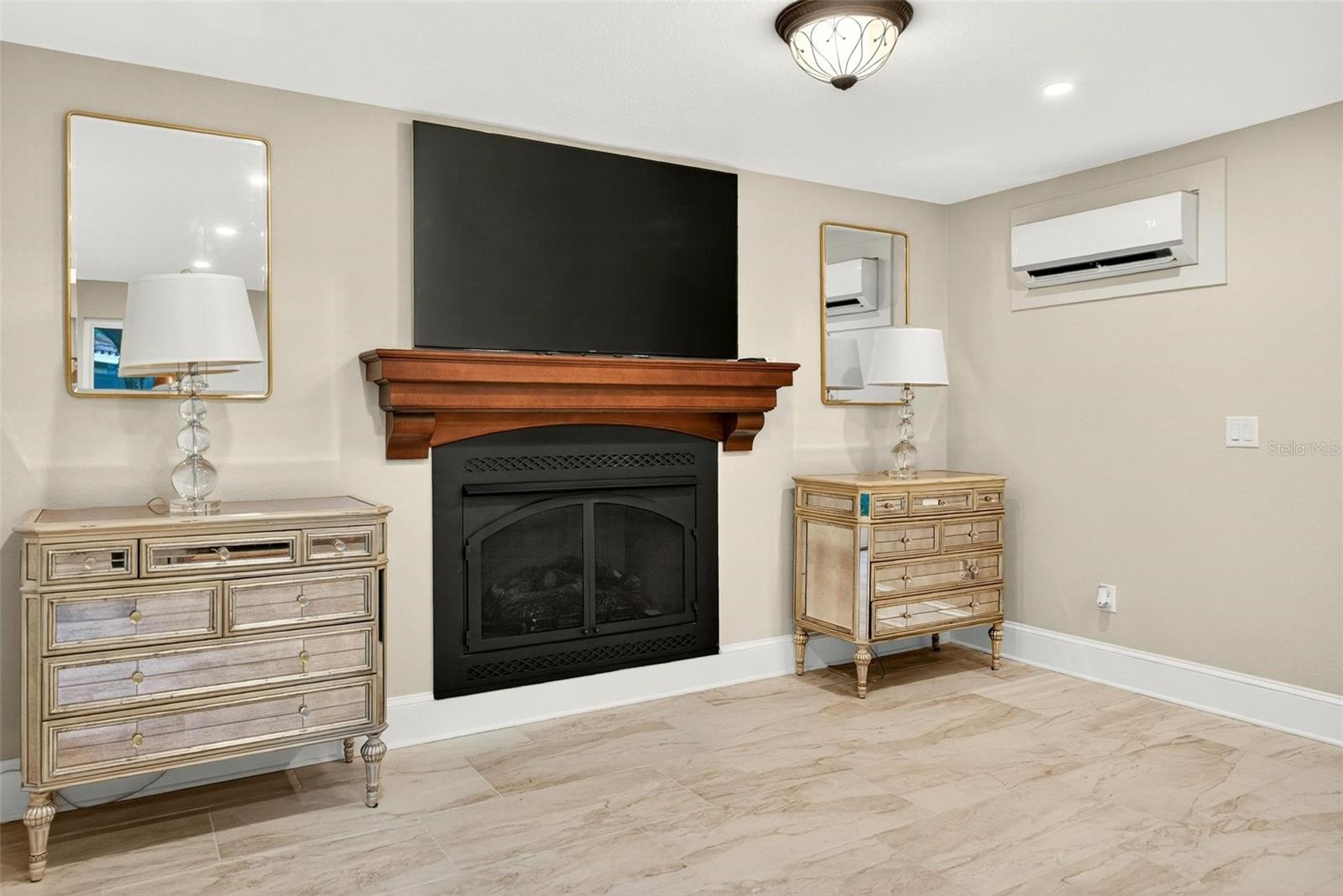 Image 29 of 82 For 1231 Poinsettia Avenue