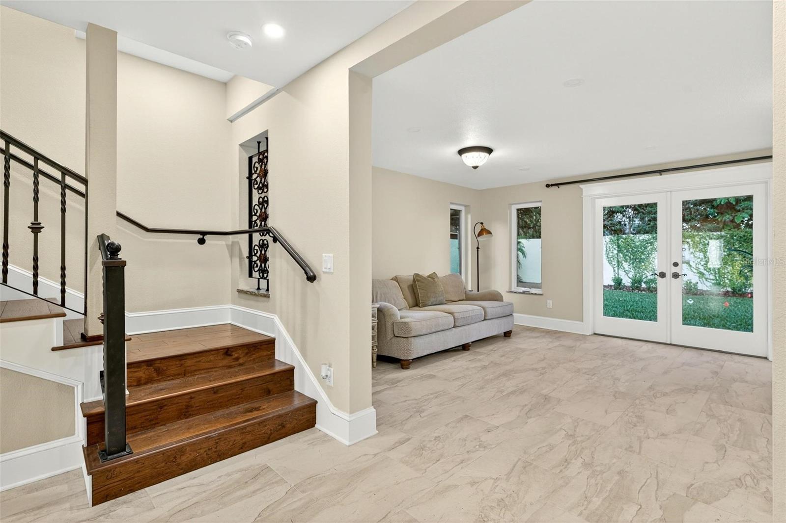 Image 36 of 82 For 1231 Poinsettia Avenue