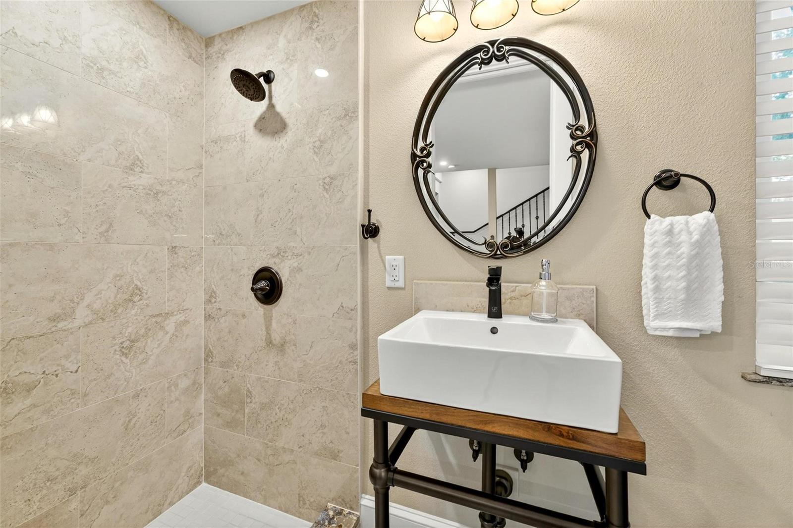 Image 38 of 82 For 1231 Poinsettia Avenue