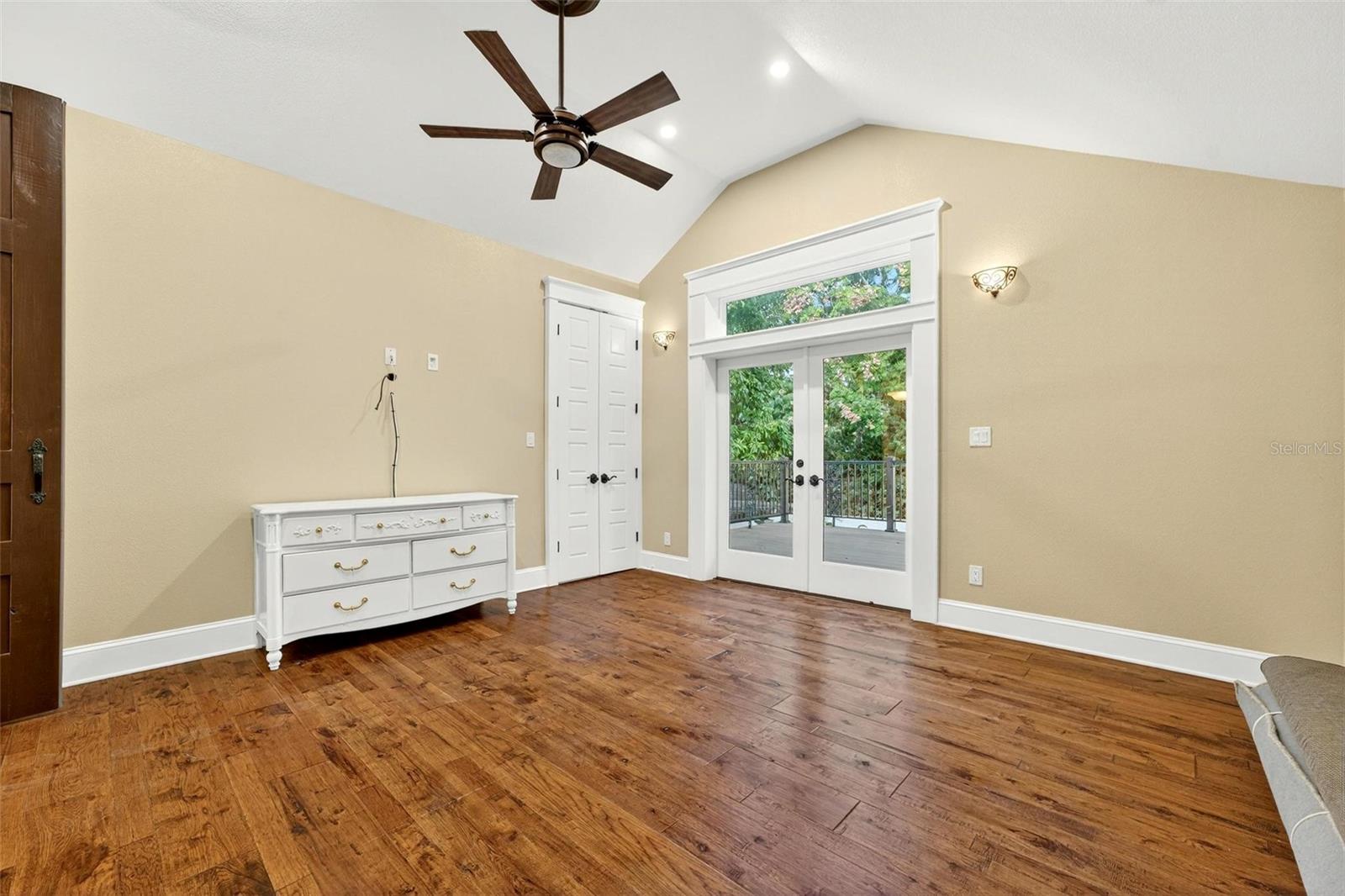 Image 41 of 82 For 1231 Poinsettia Avenue