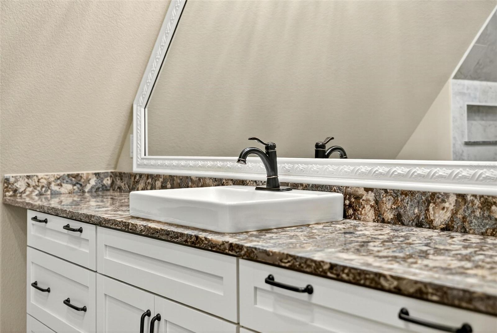 Image 48 of 82 For 1231 Poinsettia Avenue