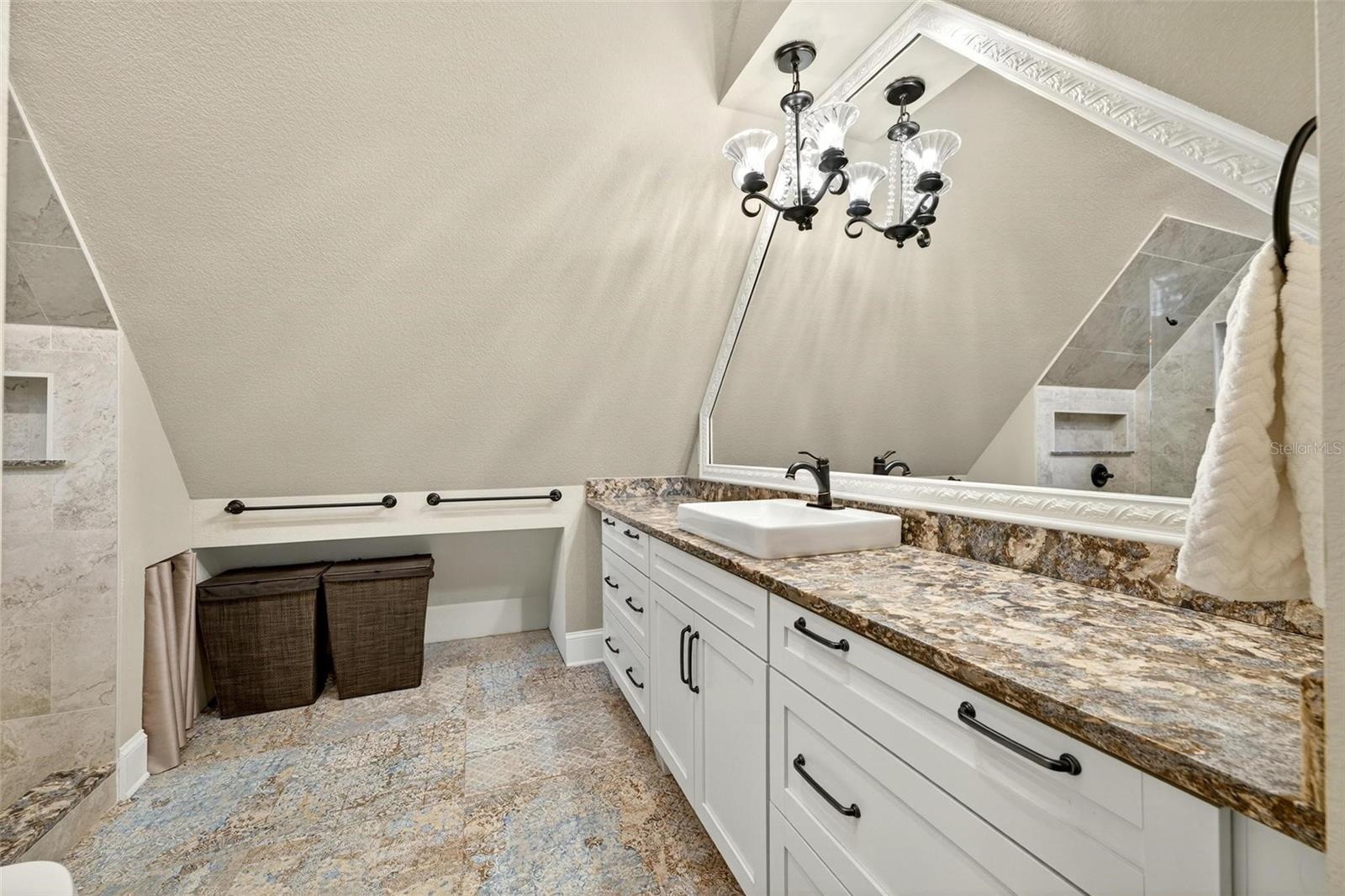 Image 53 of 82 For 1231 Poinsettia Avenue