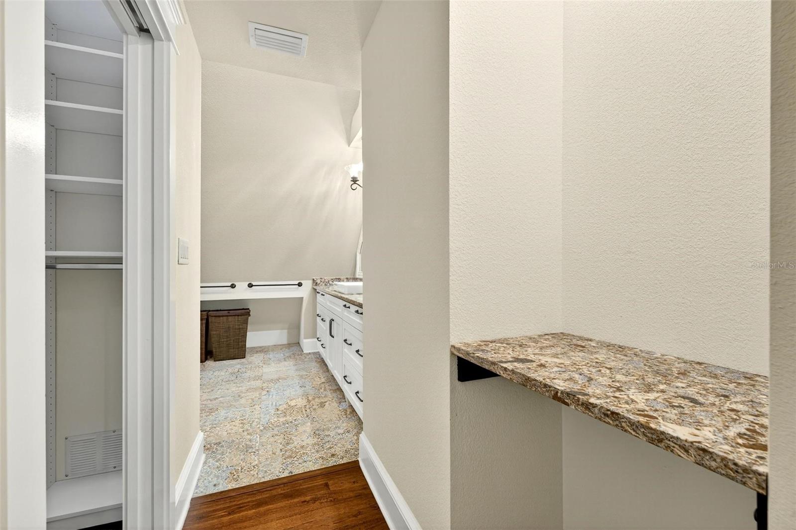 Image 54 of 82 For 1231 Poinsettia Avenue