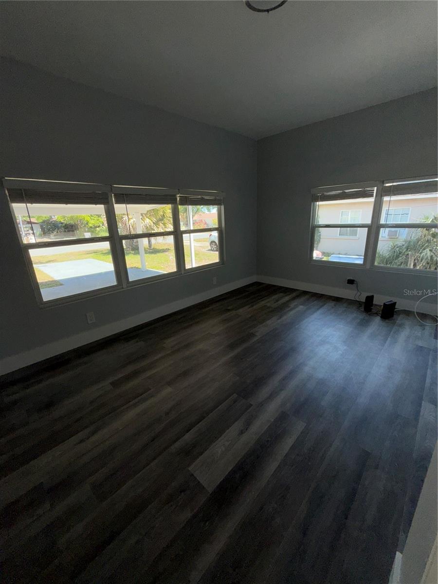 Image 19 of 29 For 5340 Brosche Road 1