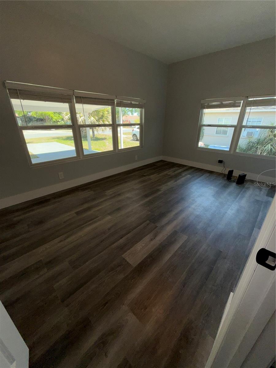 Image 20 of 29 For 5340 Brosche Road 1