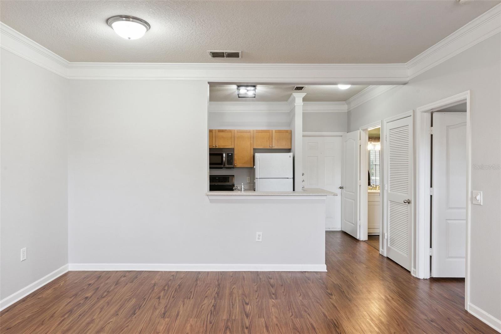 Image 10 of 46 For 8801 Villa View Circle 1