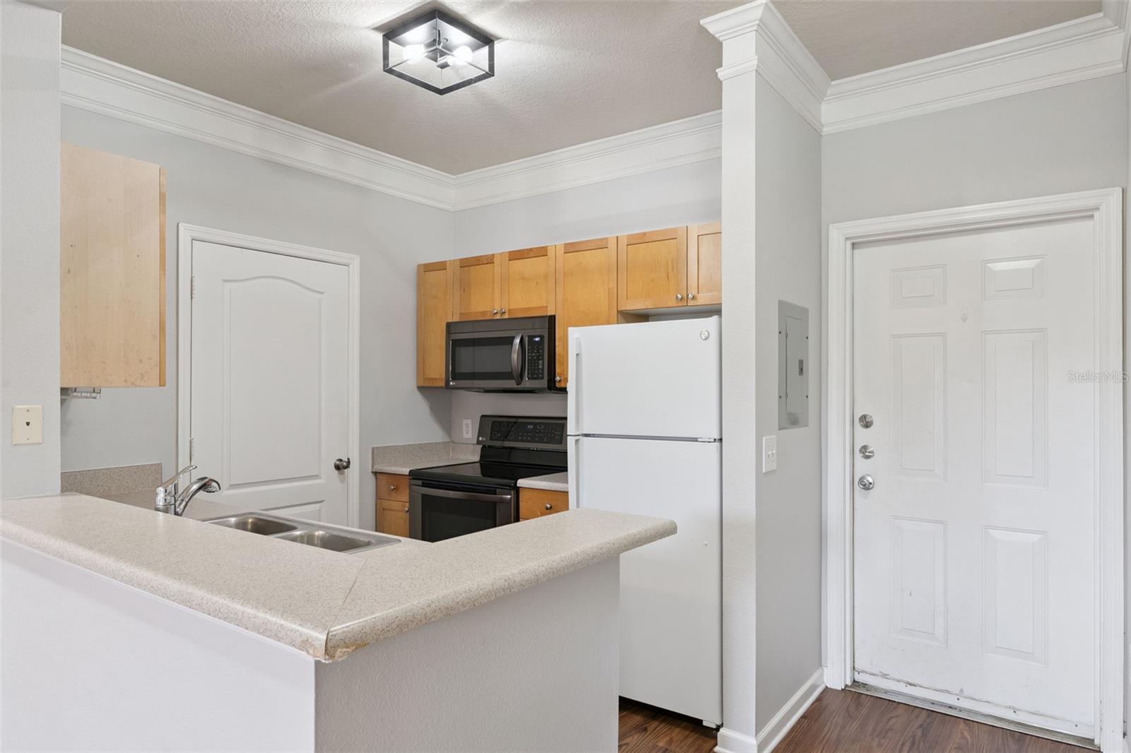 Image 12 of 46 For 8801 Villa View Circle 1