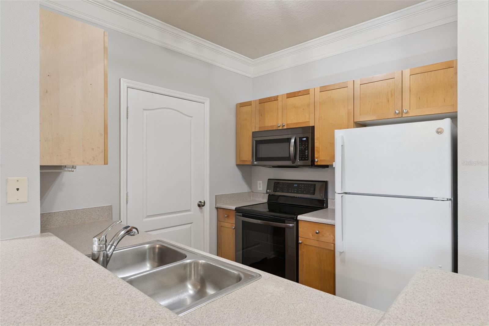 Image 13 of 46 For 8801 Villa View Circle 1