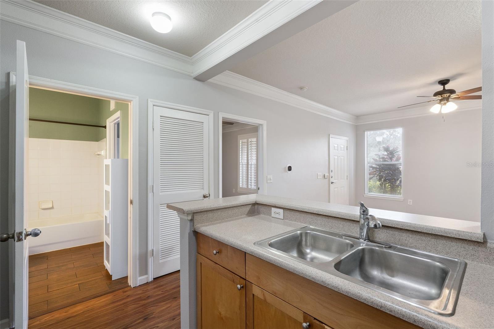 Image 14 of 46 For 8801 Villa View Circle 1