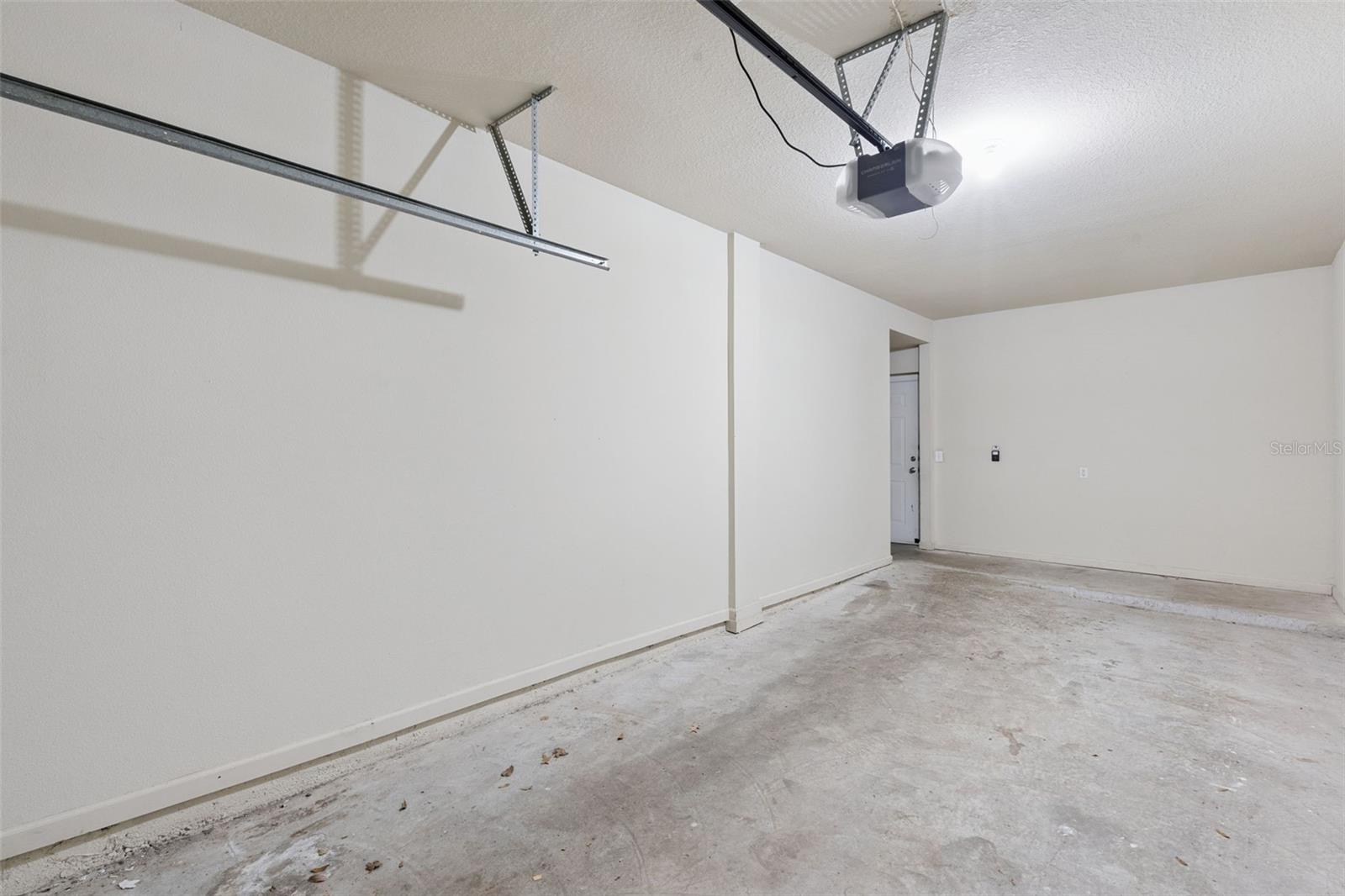 Image 27 of 46 For 8801 Villa View Circle 1