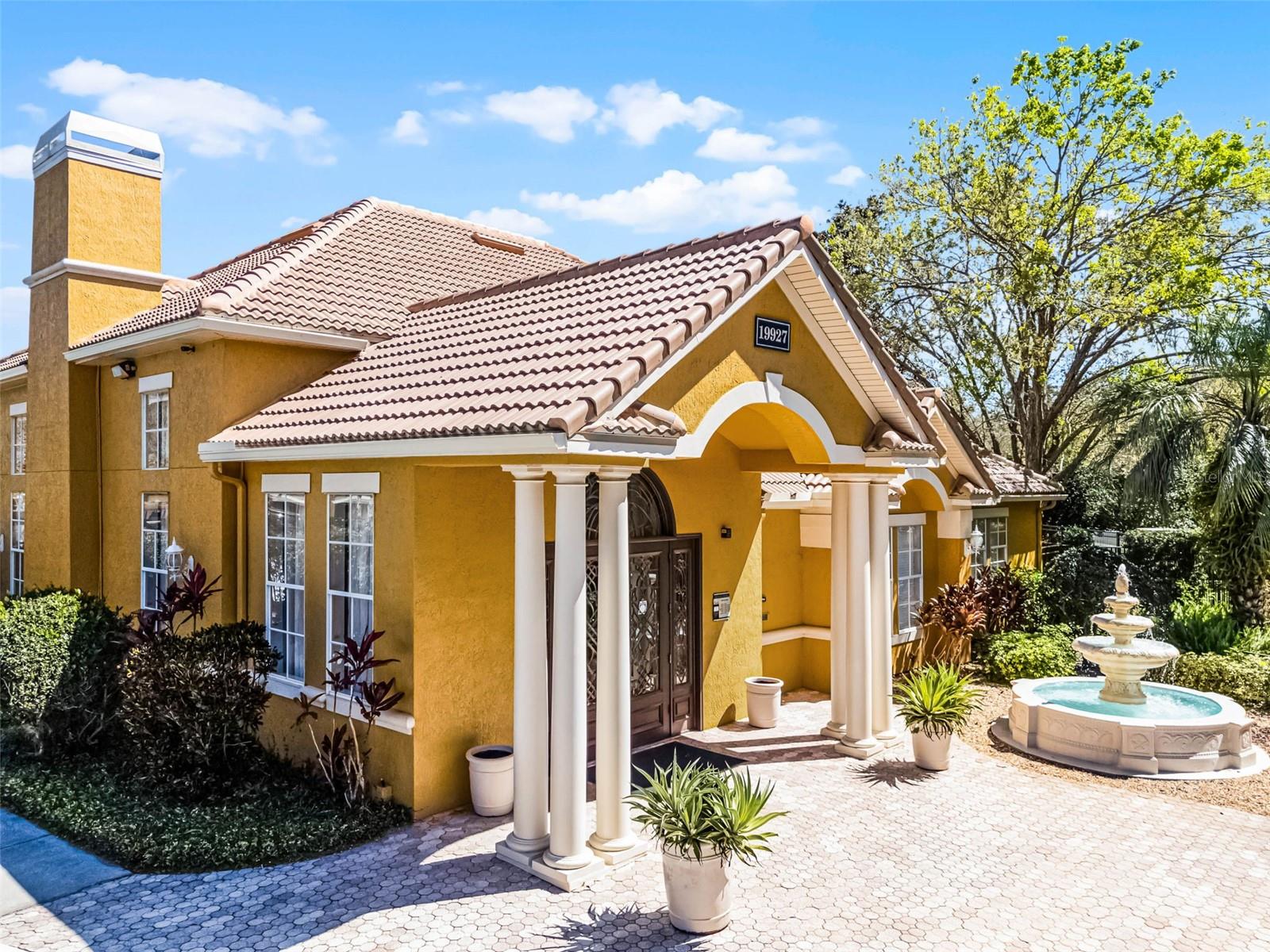 Image 33 of 46 For 8801 Villa View Circle 1